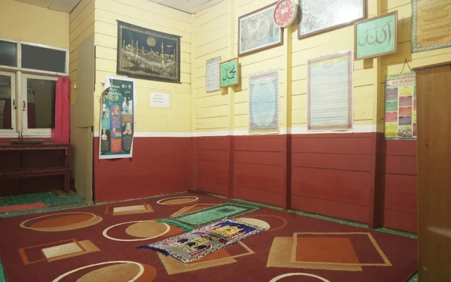 Hotel O Anggrek Daqu Syariah Kapuas