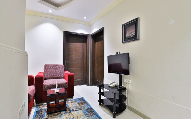 OYO 161 Middle East Suite