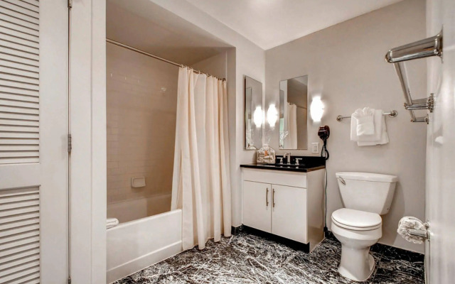 Global Luxury Suites at The Convention Center