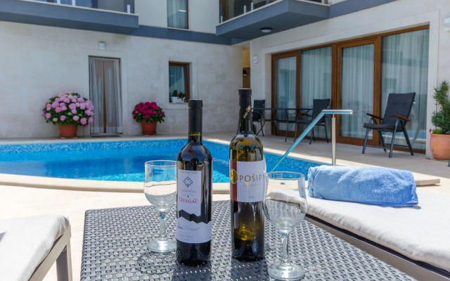 Apartments Villa LA