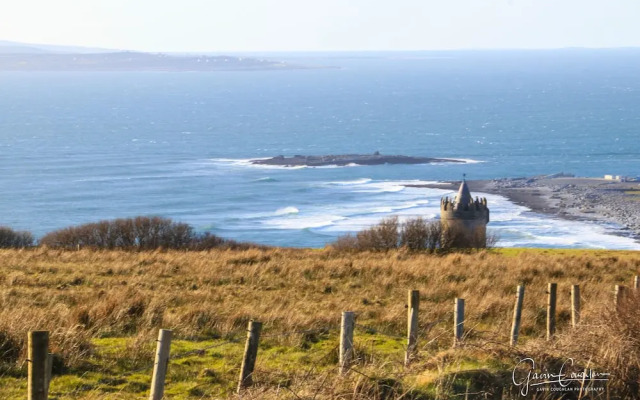 10mindrivecliffsofmoher-cozy2br-parking-wifi