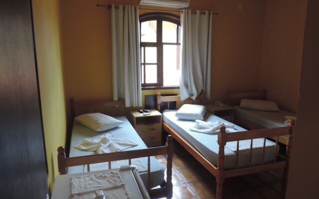 Hotel Cheri Ami
