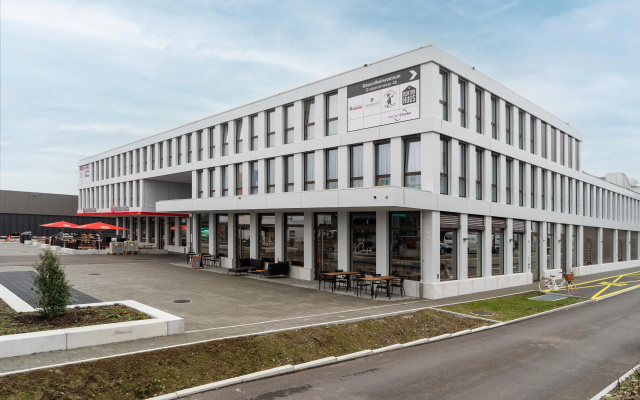 Tailormade Hotel BAB Bachenbülach — 4-star hotel in Bachenbulach