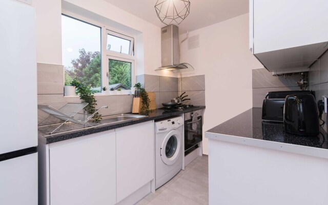 Michaelmas, Coventry - 2 Bed House Apartment