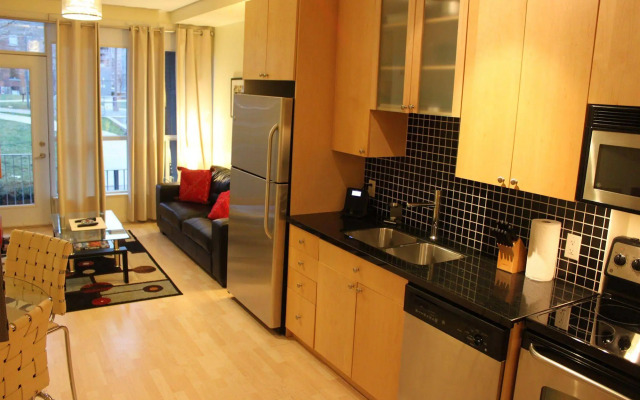 JJ Furnished Apartments Downtown Toronto: King's Luxury Loft