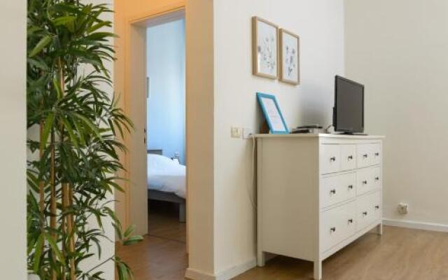 Beachfront 52 by Tlv 2 Rent