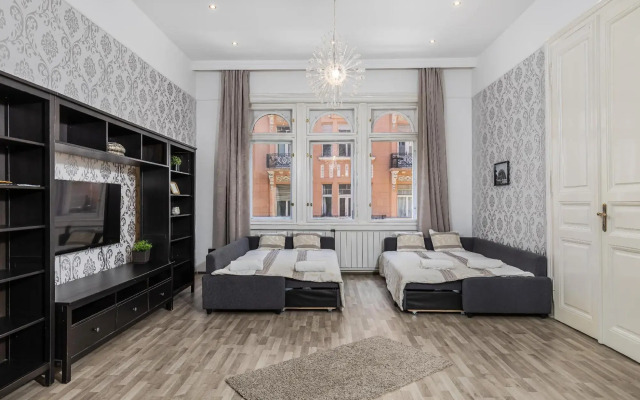 Immo1 Downtown Semmelweis Street