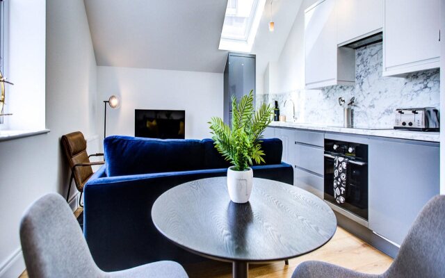 Hybrid Resi - New Malden