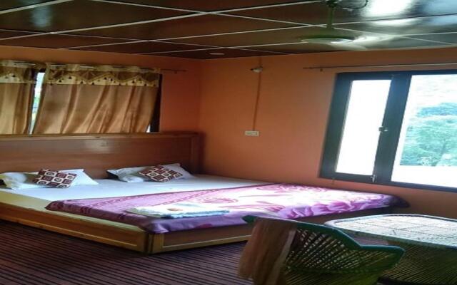 Himalayan View Homestay By Stayapart, Kemptyfall.