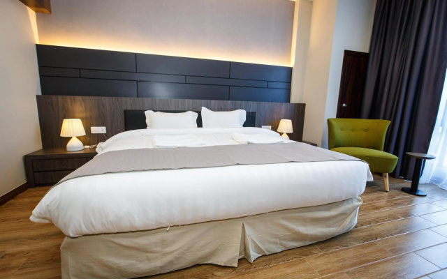 Lintas Platinum Hotel