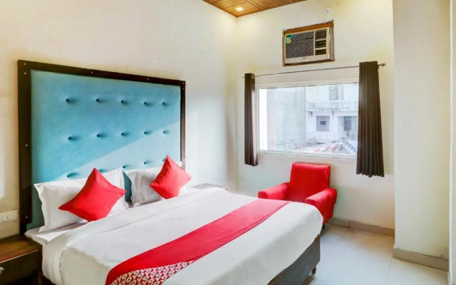 OYO 86157 Hotel Haveli Inn