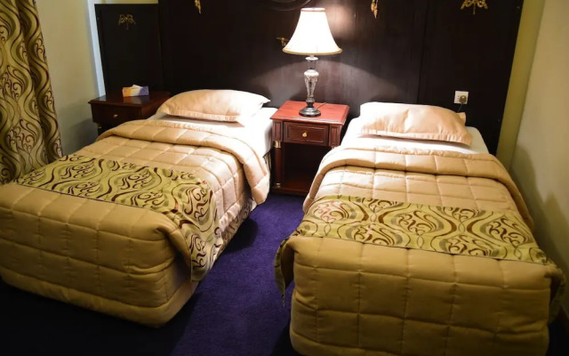 Acacia Hotel & Suites