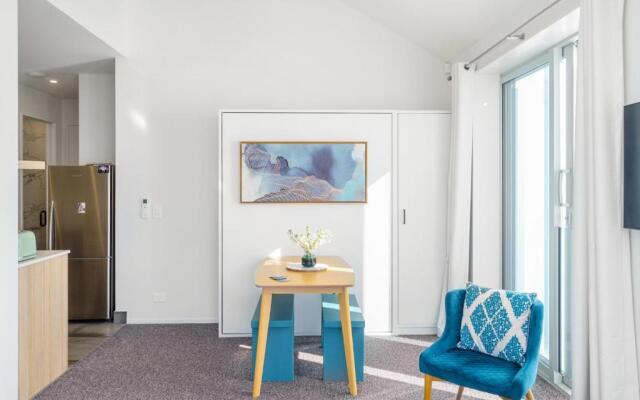 Harbour View - Westmere Holiday Apartment