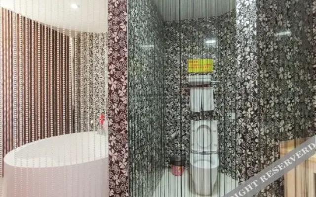 Weiluona Hotel
