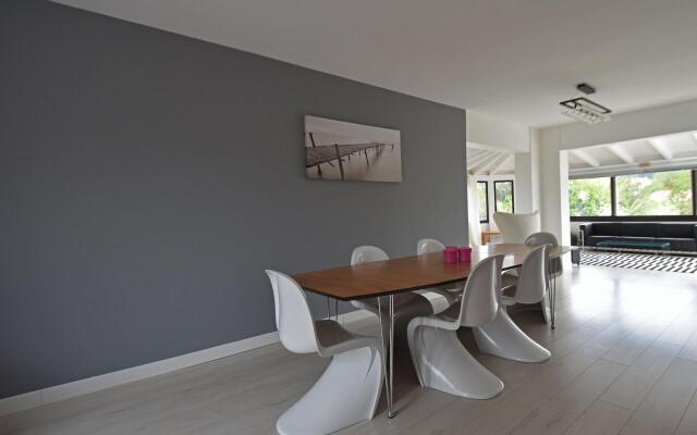 Modern Villa in Malves-en-Minervois with Private Pool