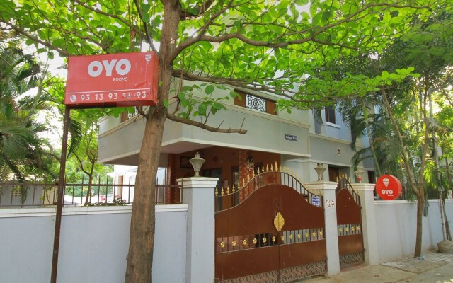 OYO 5287 White Glow Apartments