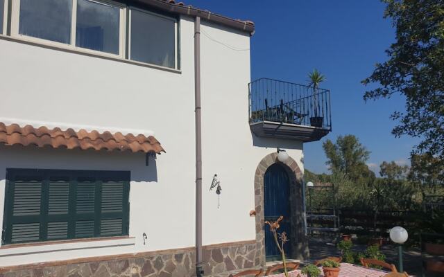 Room-apartment Pompeii Rendine