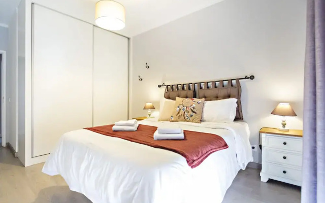 Gulbenkian in Faro With 2 Bedrooms and 1 Bathrooms
