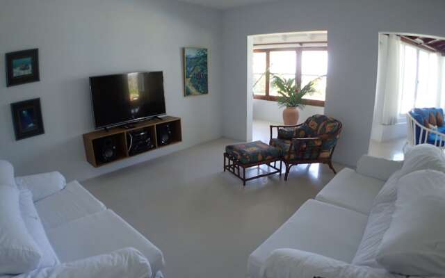 Siesta - Runaway Bay 5BR