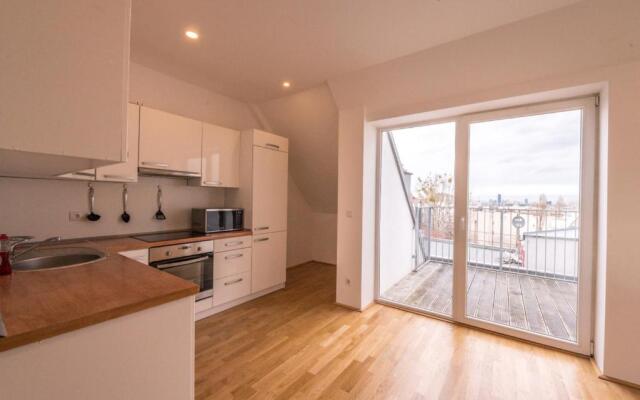 Sunny & cozy Penthouse with Balcony DG3