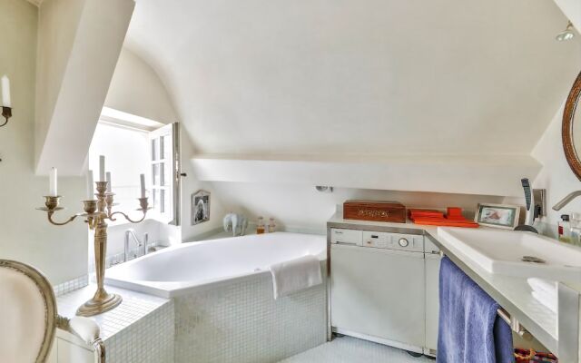 Appartement de charme-Eperon