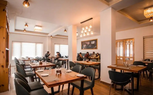 Crown Himalaya Hotel