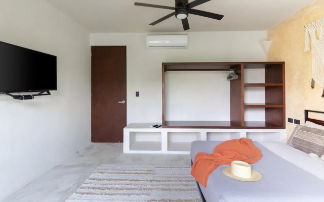 Elegant Eco-chic Condo Amongst Nature in Aldea Zama Wifi Concierge