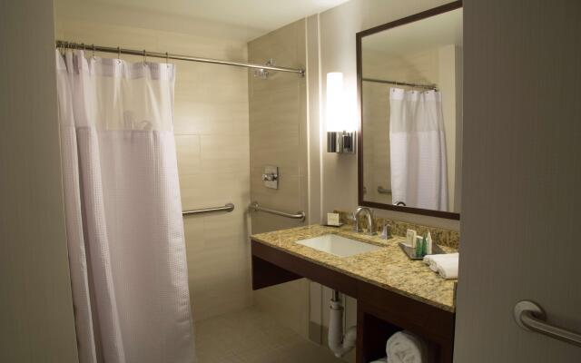 Hilton Kansas City Airport