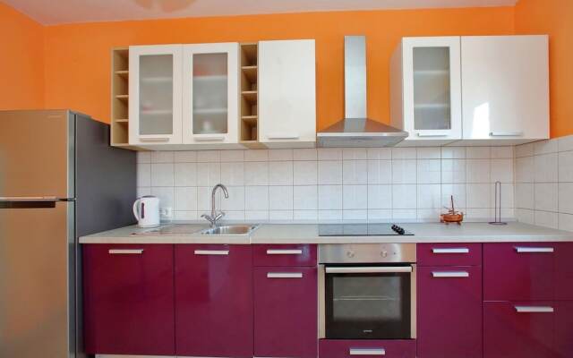 Modern Apartment in Bibinje With Pool