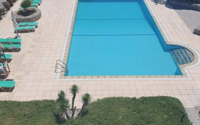 Crystal Bay View Apartment