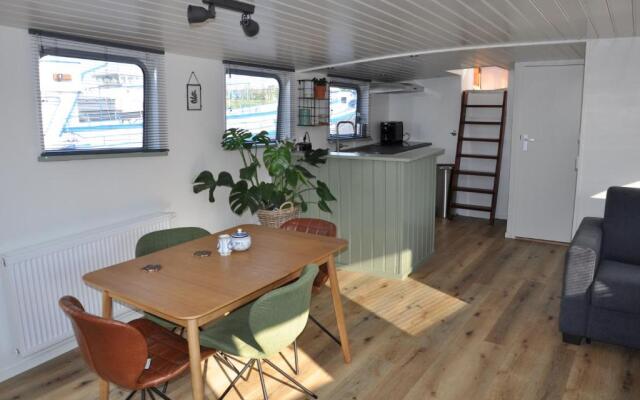 Private Lodge on Houseboat Amsterdam