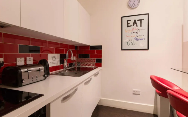 Charlotte Street Apartments by Allo Maisons