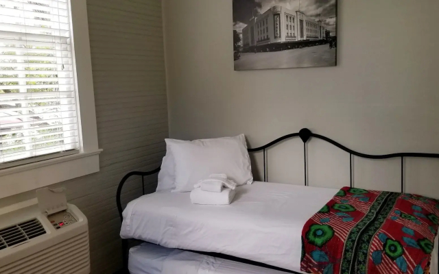 Inn on the Riverwalk