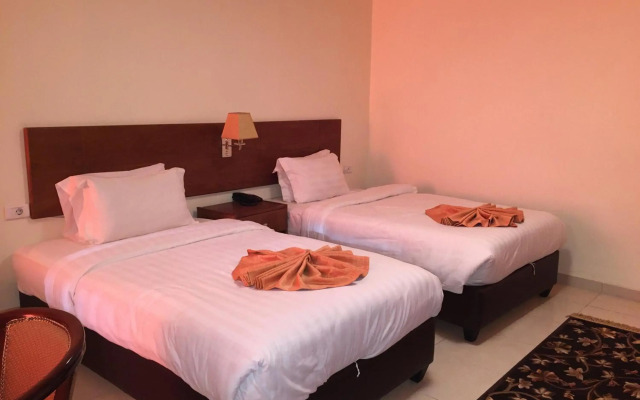 Zaina Plaza Hotel
