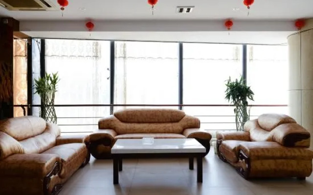 Jiujiang Coast Hotel (Happy City No.3 Middle School)