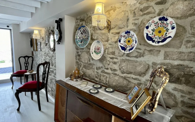 1870 Taş Konak Otel - Sanat Sokağı