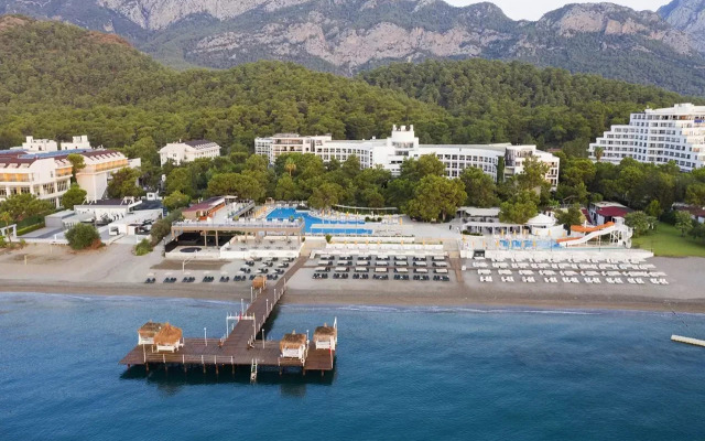 Perre La Mer Hotel Resort & Spa