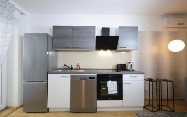 Sunny & cozy Penthouse with Balcony DG5