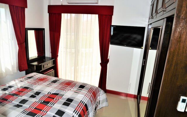 Luxury 1 bed Corner Condo