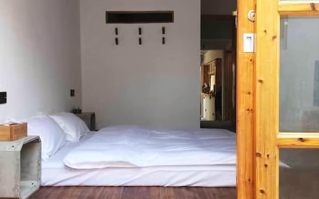 Yiyun Boutique Inn (Tongli Juepin Design)
