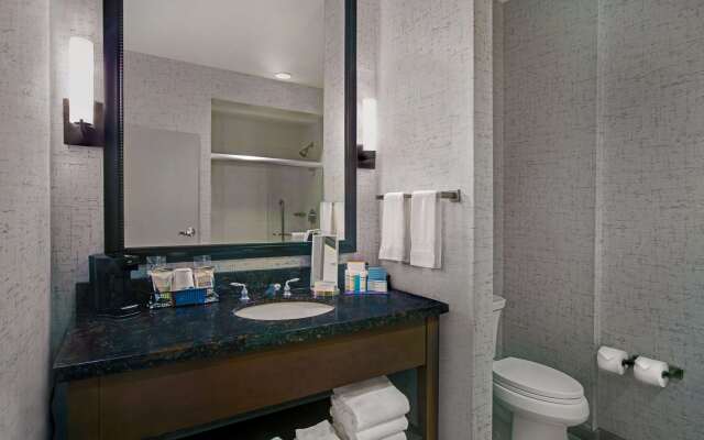 Hampton Inn & Suites Austin @ The University / Capitol