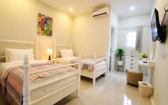 Omah Madam Bed & Breakfast