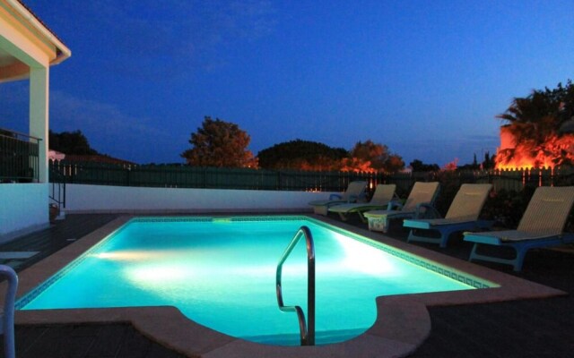 Villa com Piscina, Algarve Izibookings