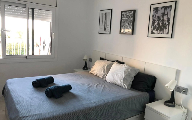 Apartamento frente al mar con piscina