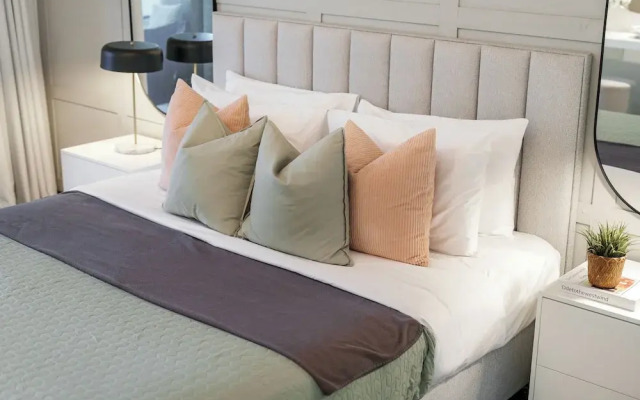 Luxury 2BR Apartment + Maid's Room | Close to Nakheel Mall