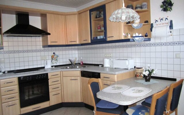 Cozy Apartment near Forest in Hullersen