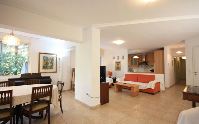 Park View Apartment with Garden 120m