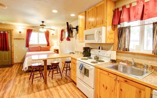 Historic Tamarack Lodge and Cabins