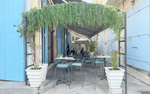 Palmbeach Larnaka Finikoudes - 1min to Beach