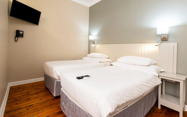 Queen’s Hotel by BON Hotels